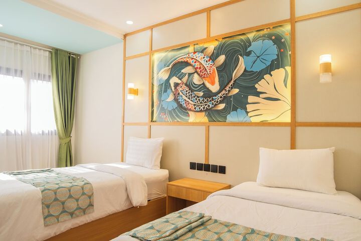 Room 33 of 50