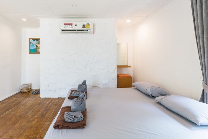 Room 6 of 41