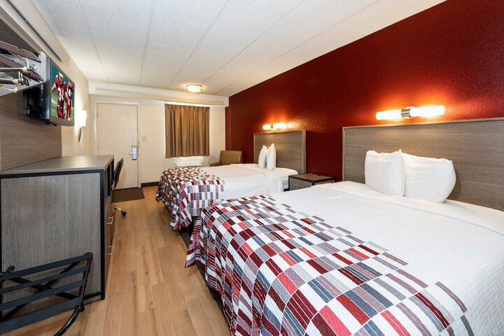 Deluxe Double Bed Accessible (8 of 15)
