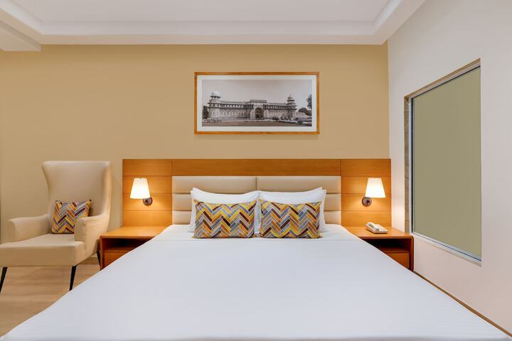 Room 6 of 44