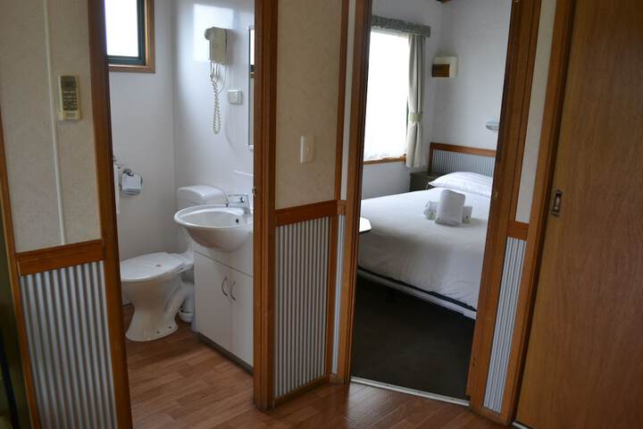 Room 16 of 51