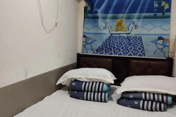 Room 2 of 7