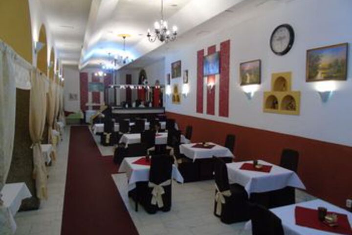 Dining 39 of 43