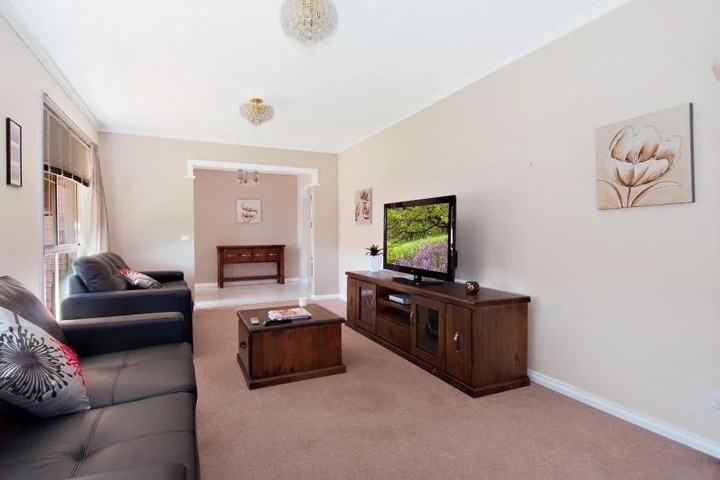 Room 4 of 10