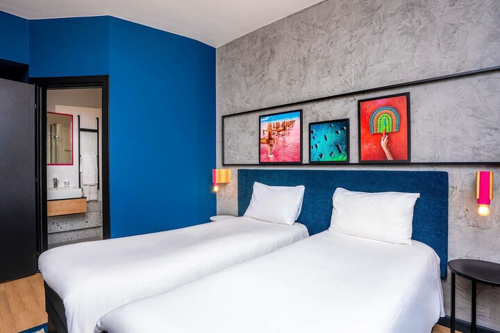 Room 29 of 65