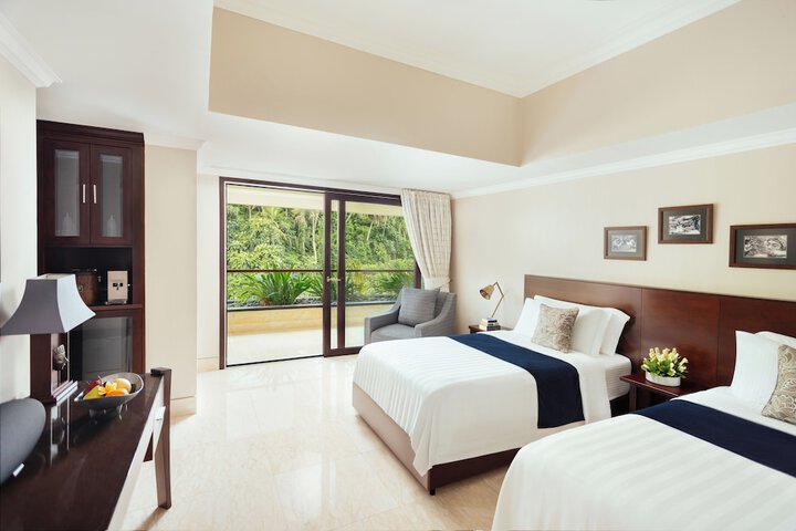 Room 32 of 178