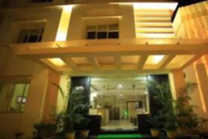 Hotel 7 of 10