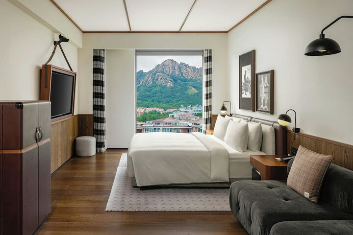 Room 32 of 86