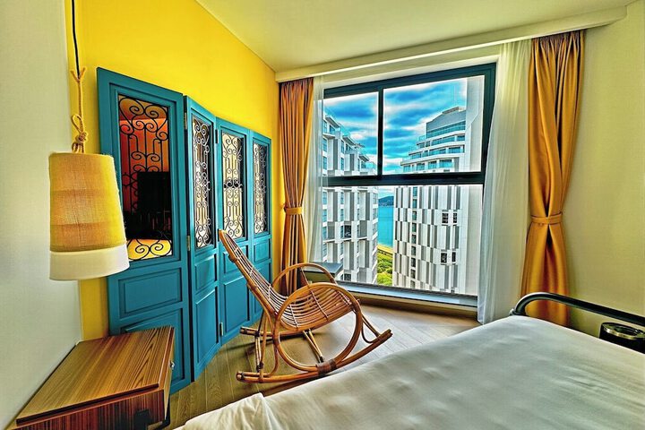 Room 2 of 97