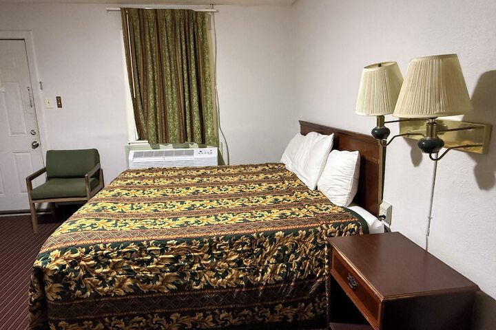 Room 15 of 42