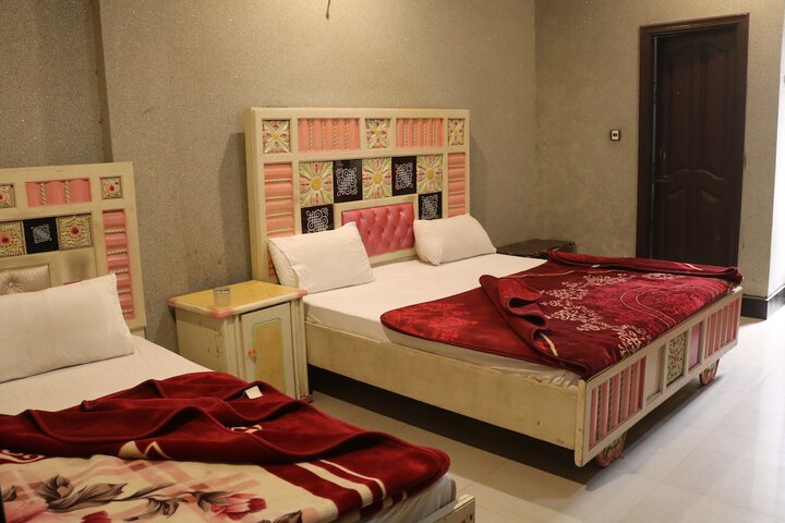Room 7 of 10