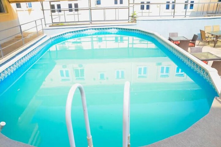 Pool 11 of 49