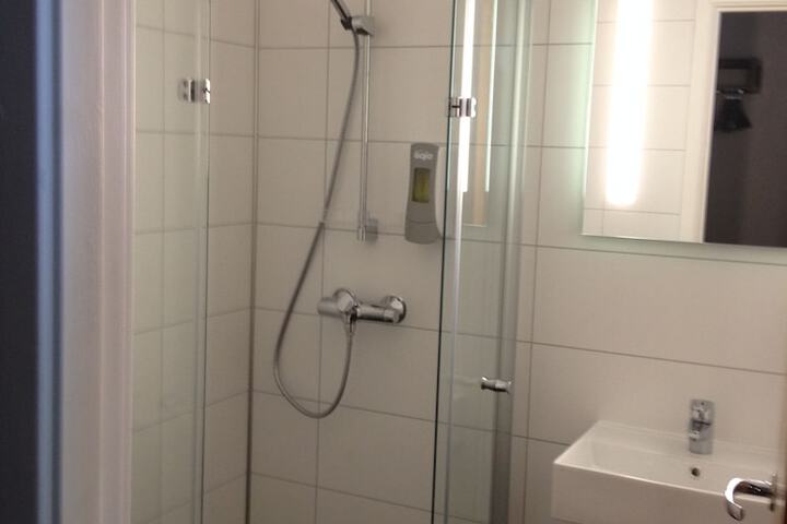 Room 8 of 21