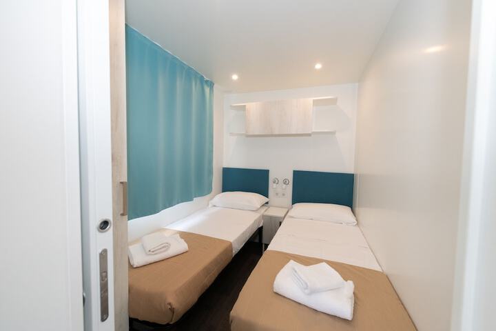 Room 30 of 93