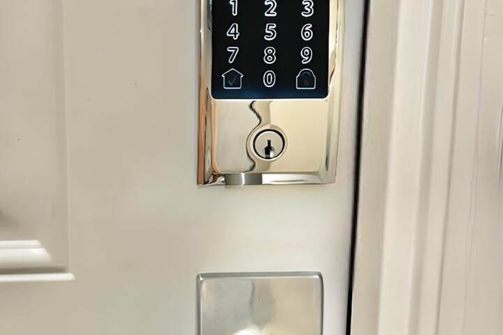 Room 9 of 20