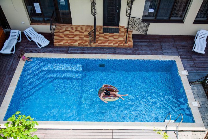 Pools & Facilities