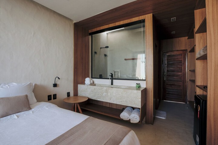 Room 13 of 68