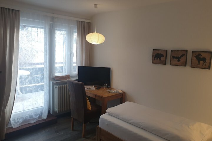 Room 5 of 35