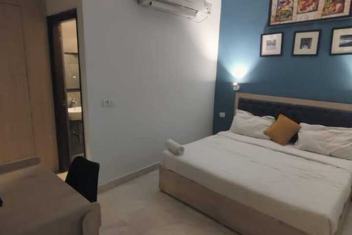 Room 3 of 15