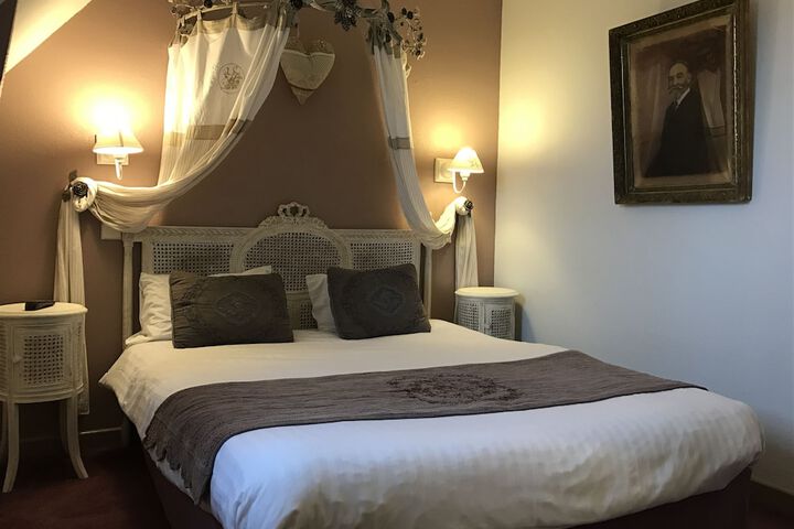 Room 9 of 36
