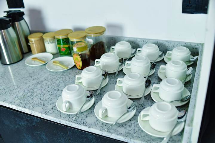 Breakfast/Coffee Service 29 of 37