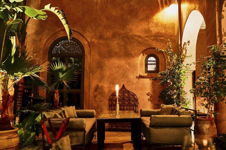 Entrance & Lobby