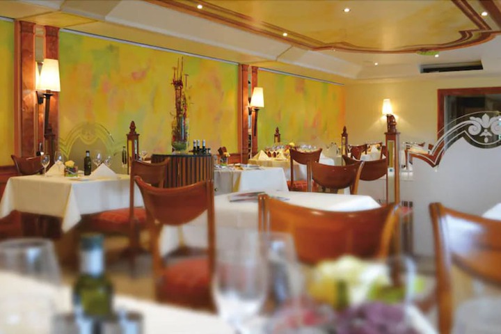 Dining 6 of 68