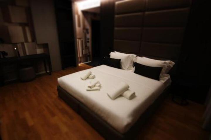 Room 17 of 44
