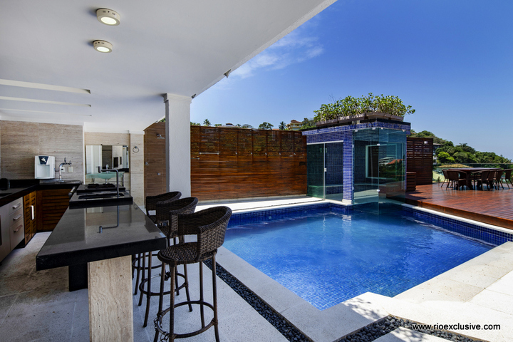Pool 125 of 146
