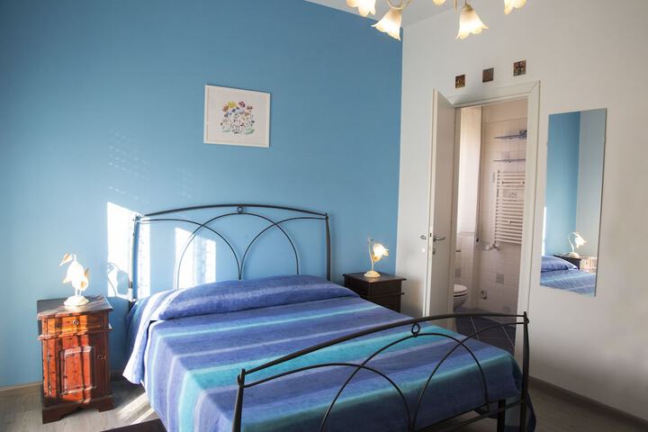 Room 2 of 24