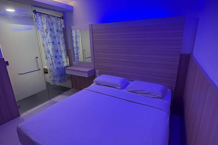Room 9 of 21