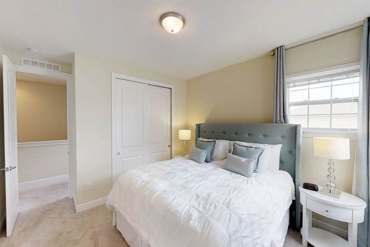Room 2 of 41