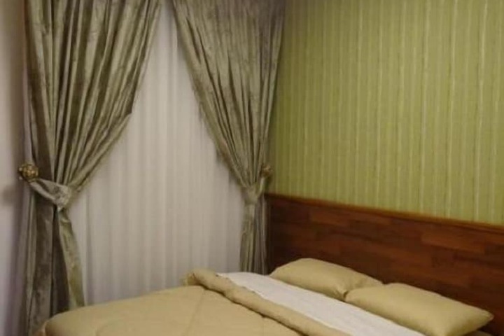 Room 12 of 44