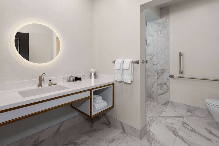 1 California King Bed Accessible Studio Suite Roll in Shower (17 of 20)