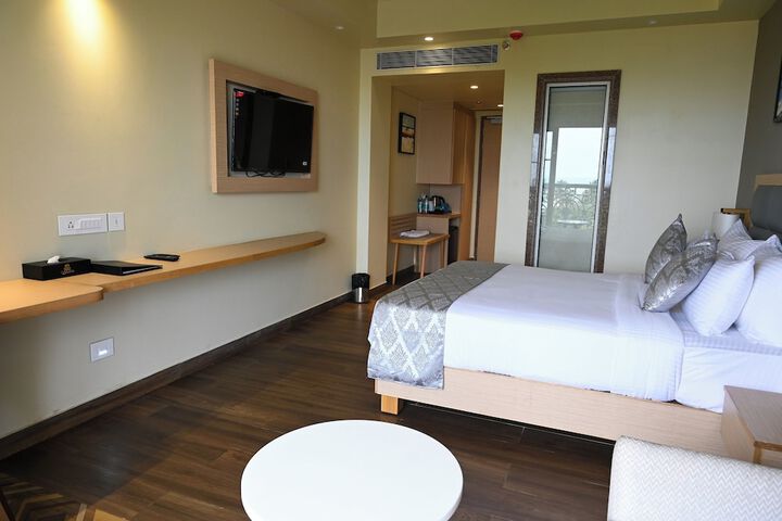 Room 19 of 38
