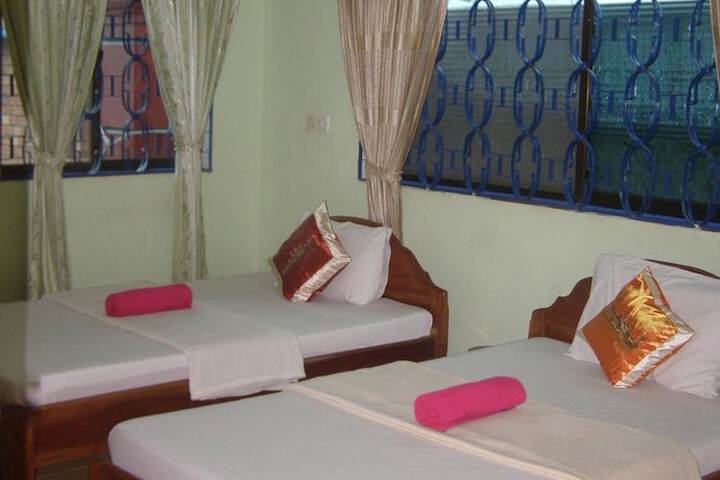 Room 15 of 34