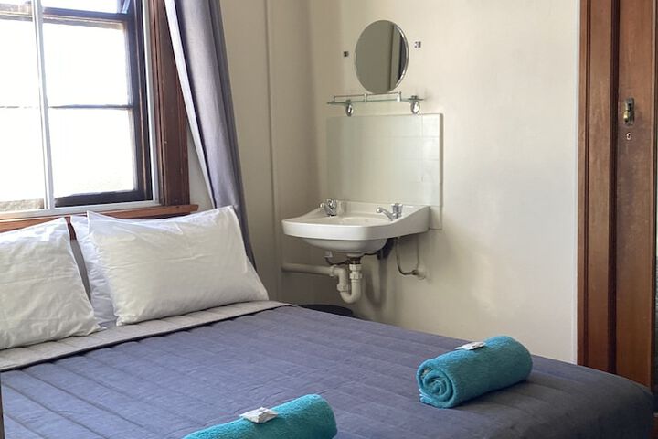 Room 2 of 11