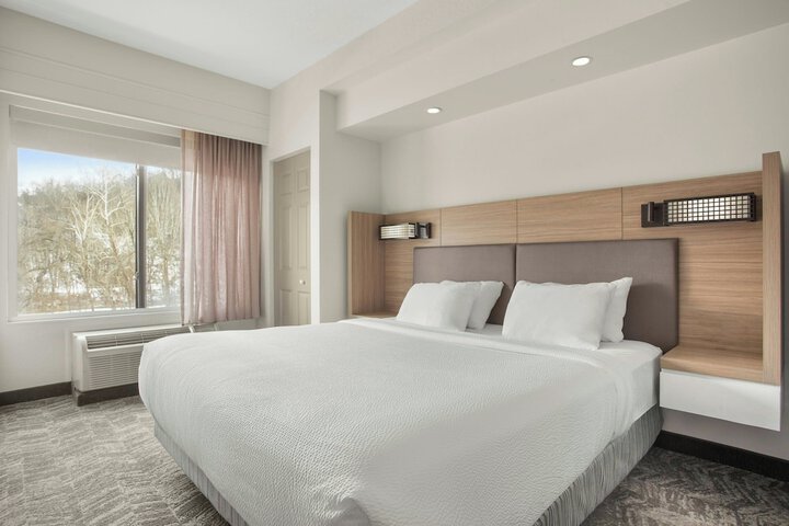 Room 8 of 21
