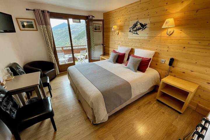 Room 6 of 24