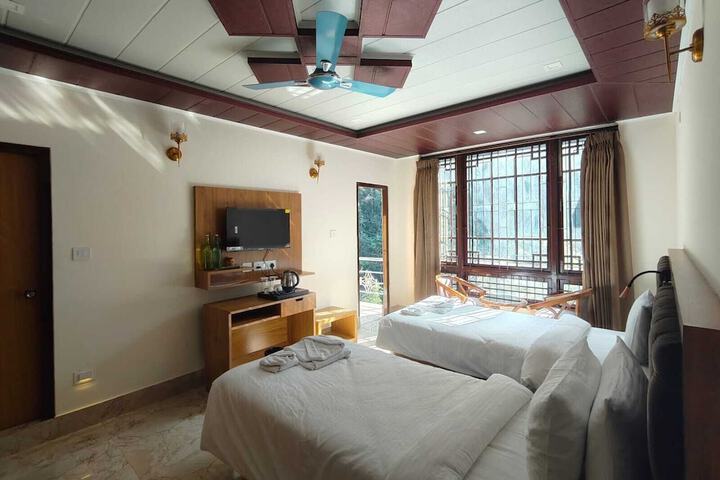 Room 8 of 73