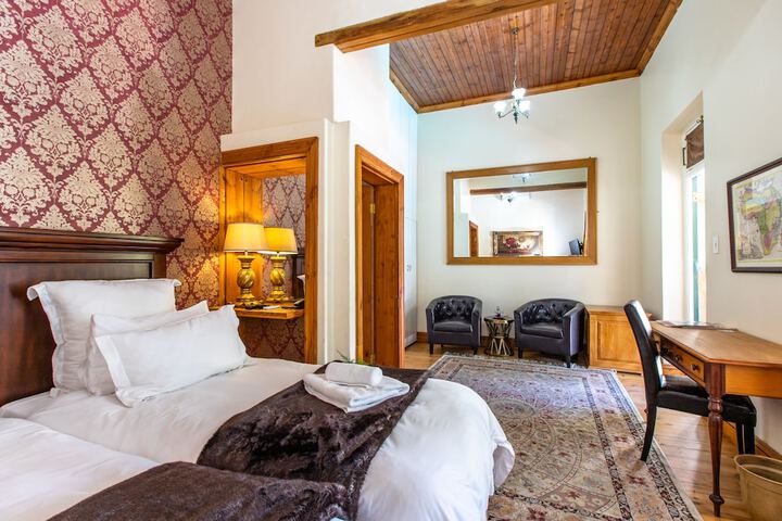 Room 3 of 37