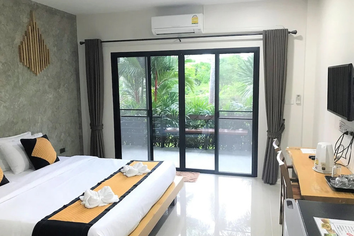 Room 5 of 14