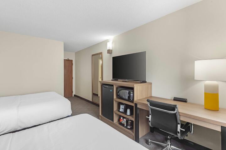 Room 12 of 28