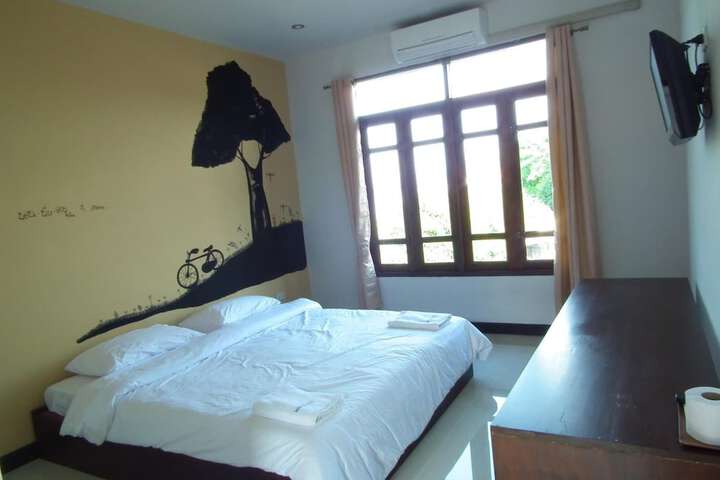 Room 27 of 69