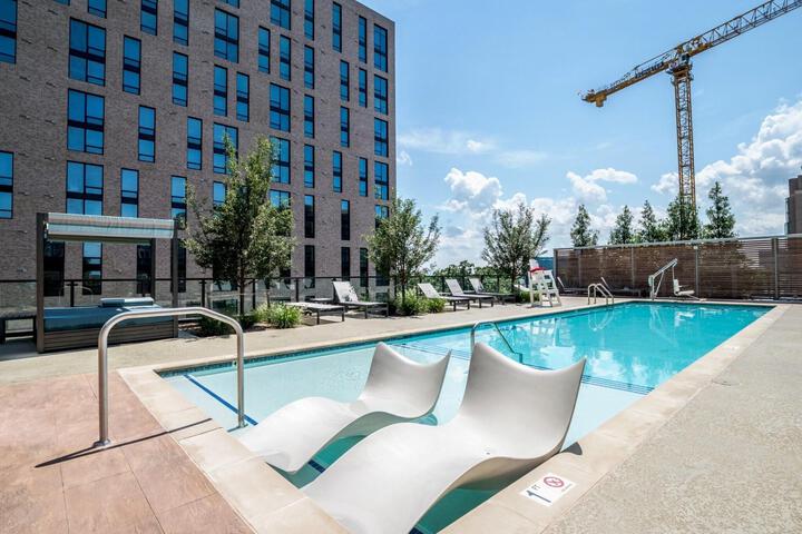 Pool 4 of 208