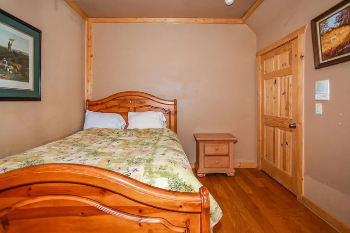 Room 5 of 19