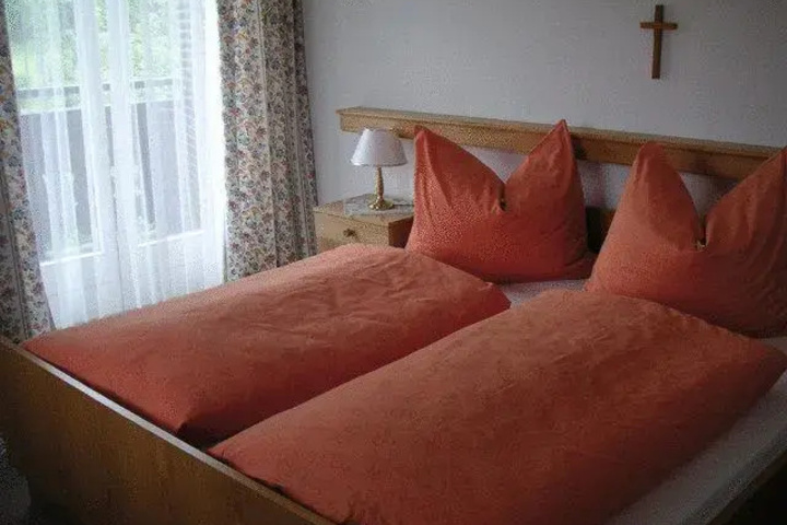 Room 2 of 7