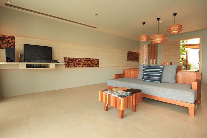 Room 44 of 144