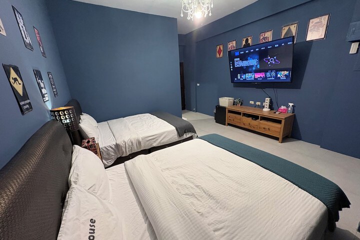 Room 3 of 40