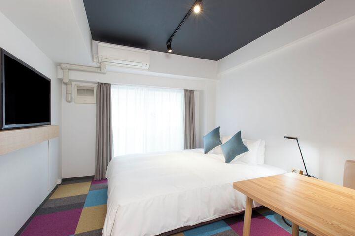 Room 16 of 42